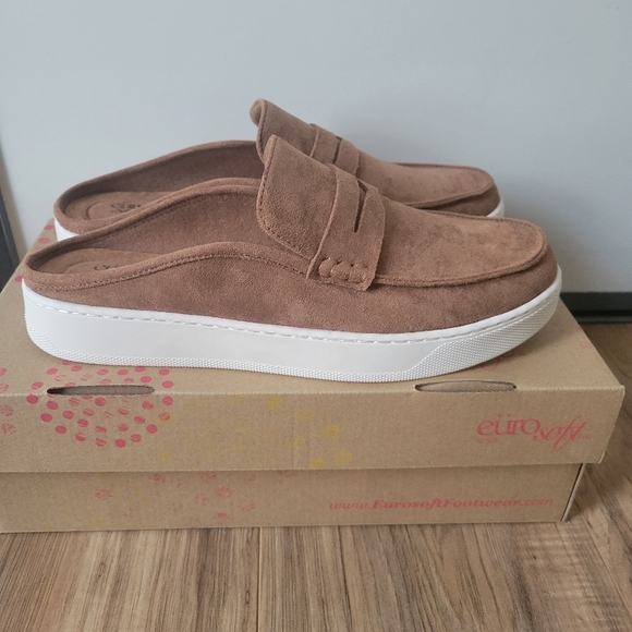 "NEW" Eurosoft Women's Suede Mules, Tan, Size 10 - Picture 3 of 7